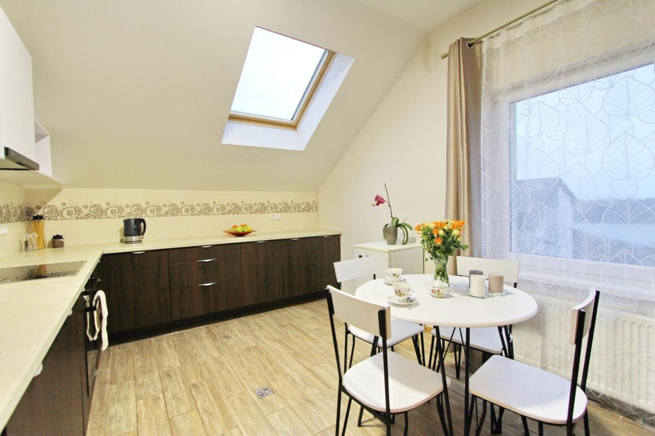 Apartments By The Lake With Fireplace Trakai Bagian luar foto